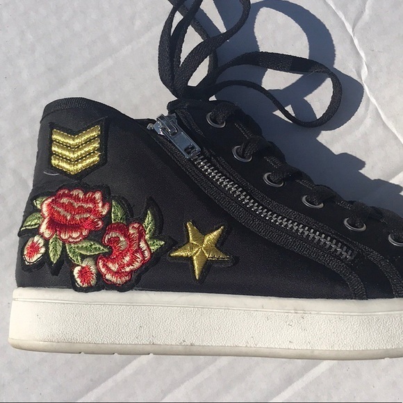 DONATED❌Steve Madden NYC Candsy Embroidered Shoes - Picture 3 of 7